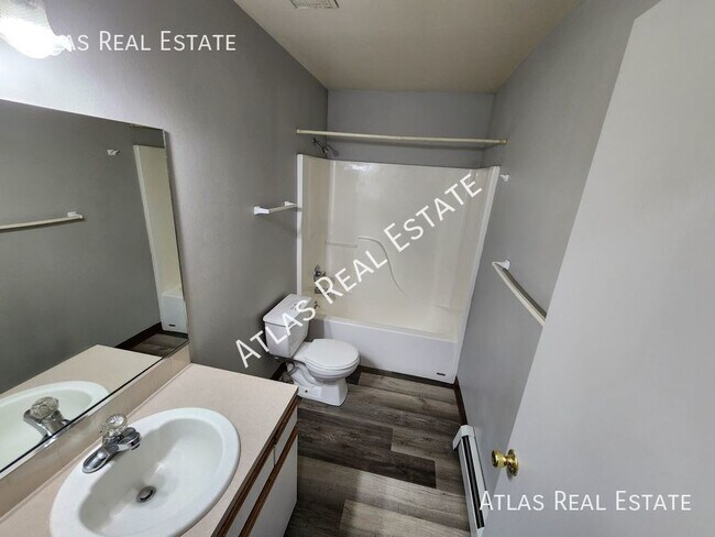 Building Photo - 1919 S 11th Avenue