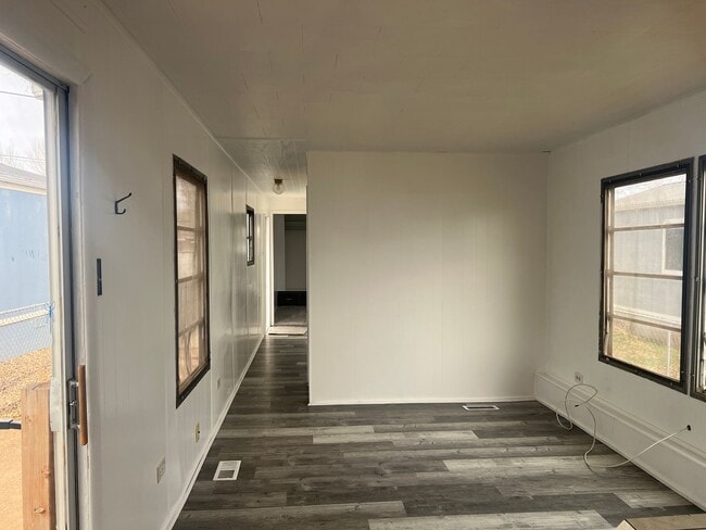 Building Photo - Affordable home in Snowflake