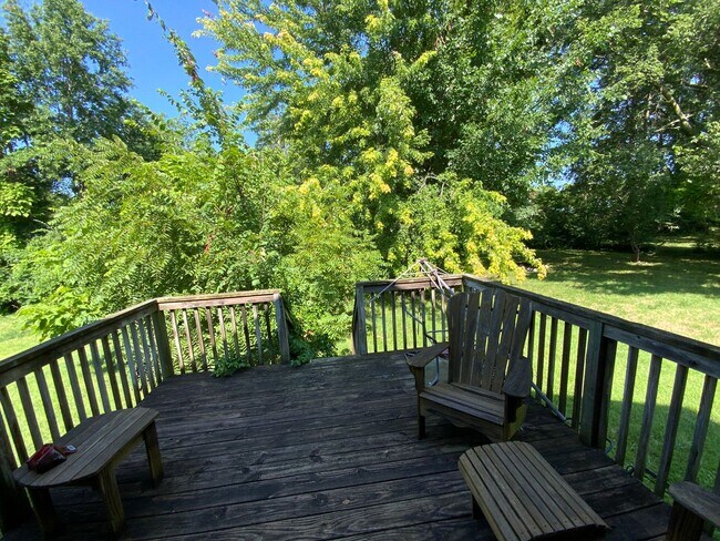 Building Photo - 3 Bedroom Home