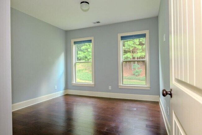Building Photo - 5840 Springbox Dr Suwanee, GA 30024