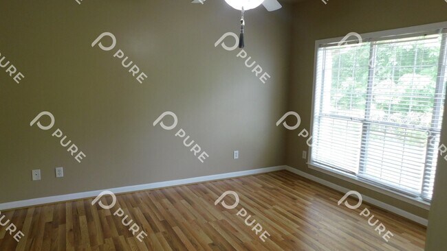 Building Photo - 632 Forest Lakes Dr