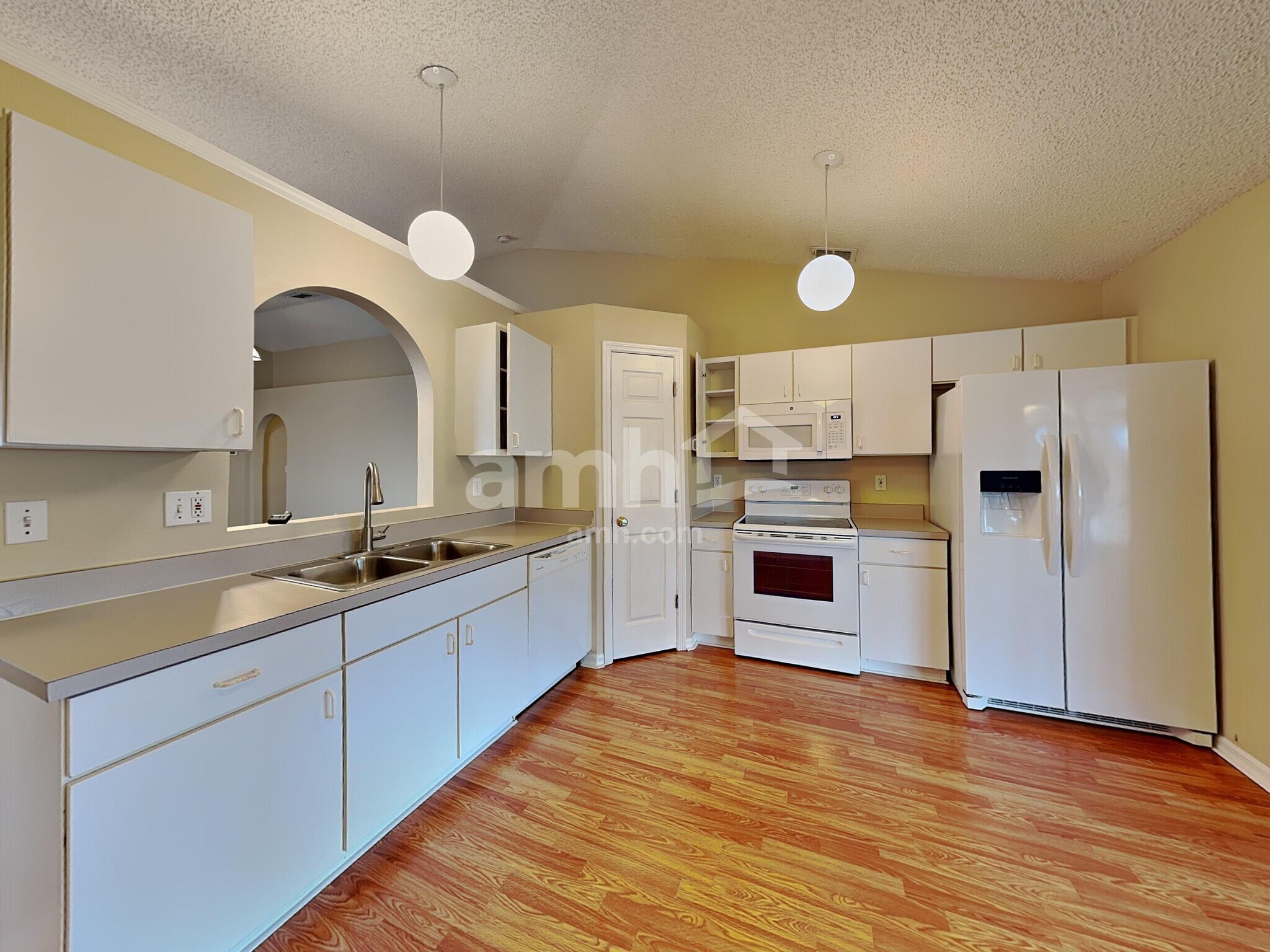 Building Photo - 2724 Maderia Cir