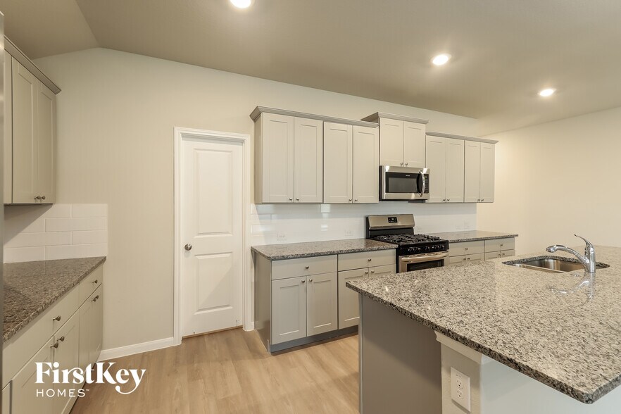 Building Photo - 6734 Hatchery Way