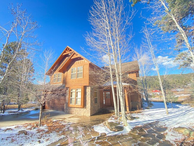 Building Photo - Spacious and Comfortable Colorado Mountain...