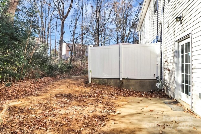 Building Photo - 2138 Winthrop Chase Dr