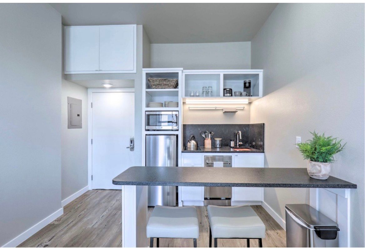 Building Photo - 118-120-120 N LBJ Dr