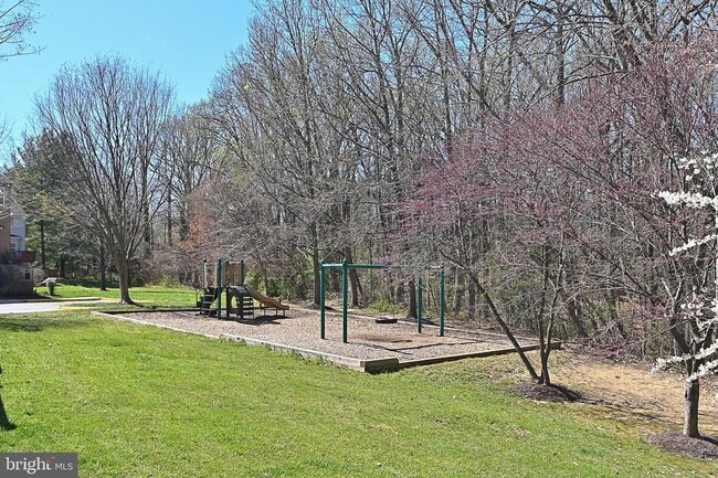 Building Photo - 7415 Gillingham Row