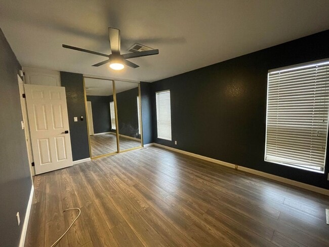 Building Photo - Beautifully remodeled Two Bedroom Two Bath...