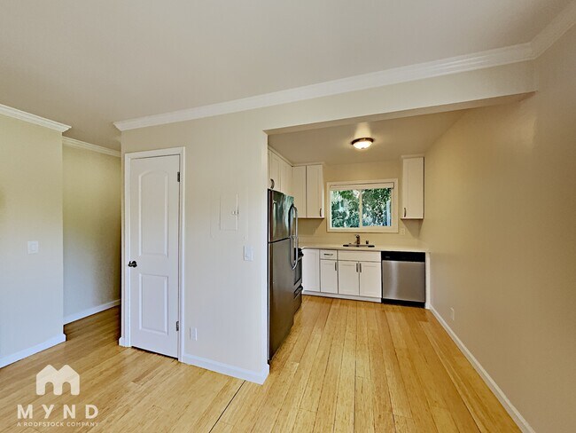 Building Photo - 315 Beemer Ave