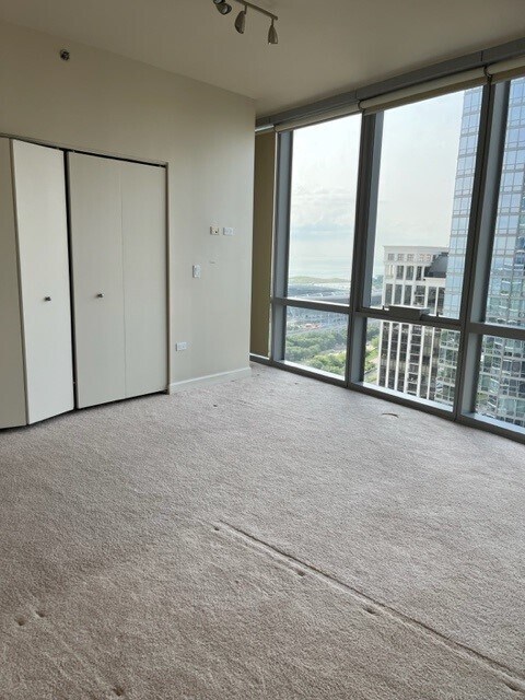 Building Photo - 1211 S Prairie Ave