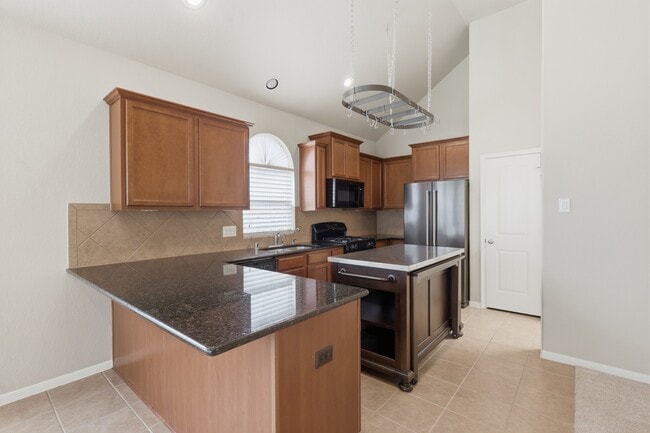 Building Photo - 506 Carson Ridge Dr