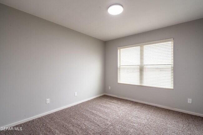 Building Photo - 720 Paseo Dulce Ave