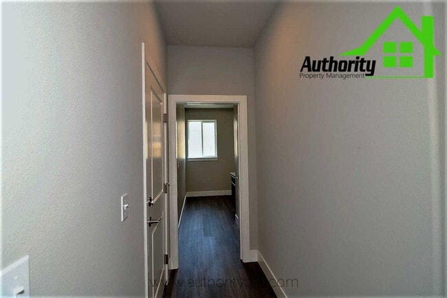 Building Photo - 20231 Ballentine Dr