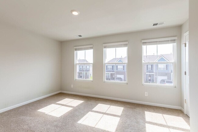 Building Photo - 626 Longtail Ln