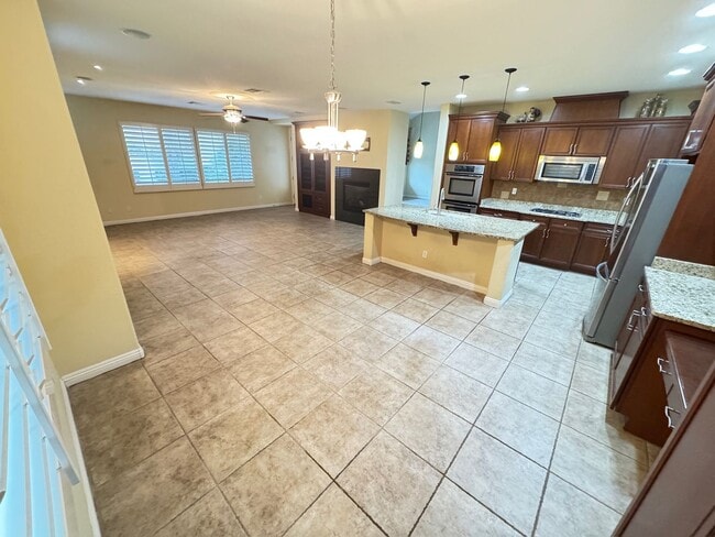 Building Photo - Spacious 4 Bedroom Home with Private Pool!