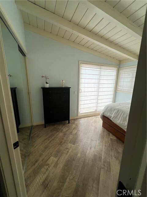 Building Photo - 3248 Ocean Dr