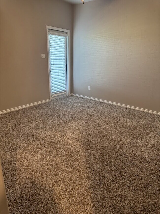 Building Photo - Welcome Home!!