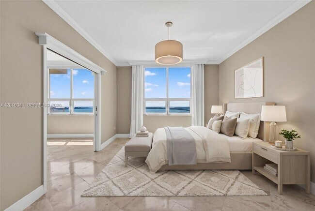 Building Photo - 808 Brickell Key Dr