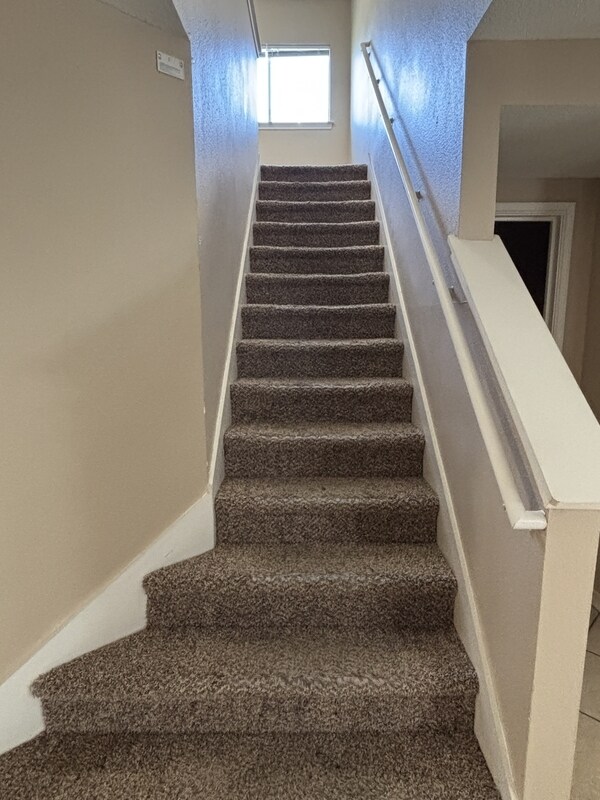 Building Photo - 5850 Spring Pebble