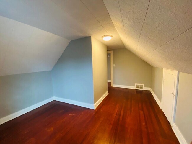 Building Photo - 6388 Seminole Trl