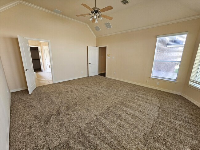 Building Photo - 3218 Waters Edge Dr