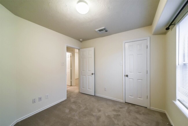 Building Photo - 246 W Stedhill Loop