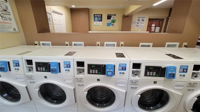 Building Photo - 4155 S Semoran Blvd