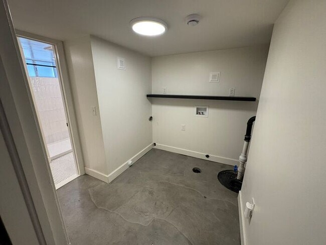 Building Photo - Millcreek Canyon Rim updated 3 bed 2 bath home