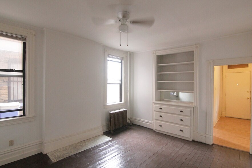 Building Photo - 405 Peebles St