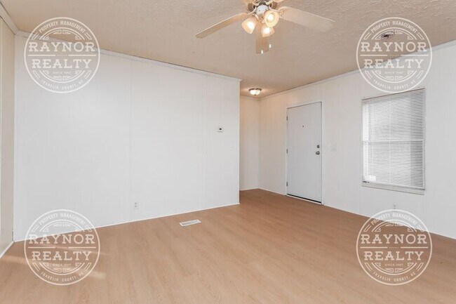 Building Photo - 756 Cooke Rd