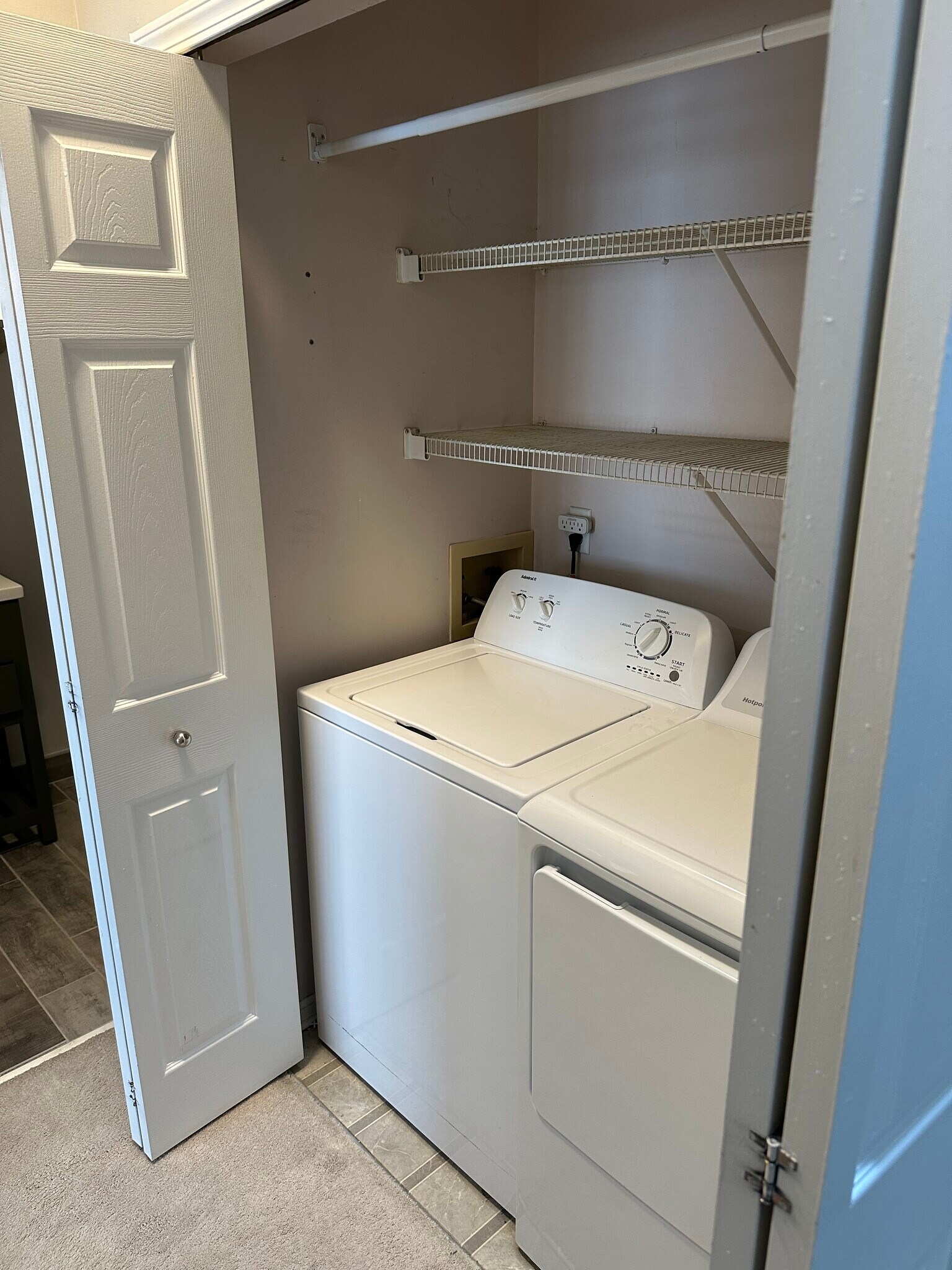 Building Photo - 49467 Pointe Xing