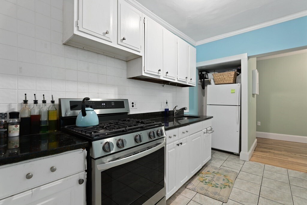 Building Photo - 301 Allston St
