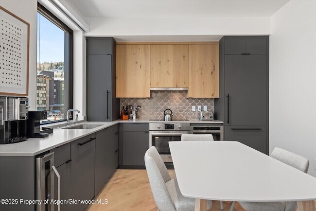 Building Photo - 119 Wood Rd