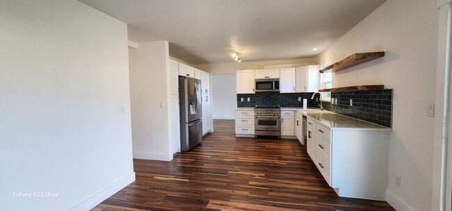 Building Photo - Nicely updated 5bd/3bth home in North Valleys
