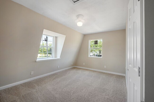 Building Photo - Your Dream Farmhouse Awaits in Elroy