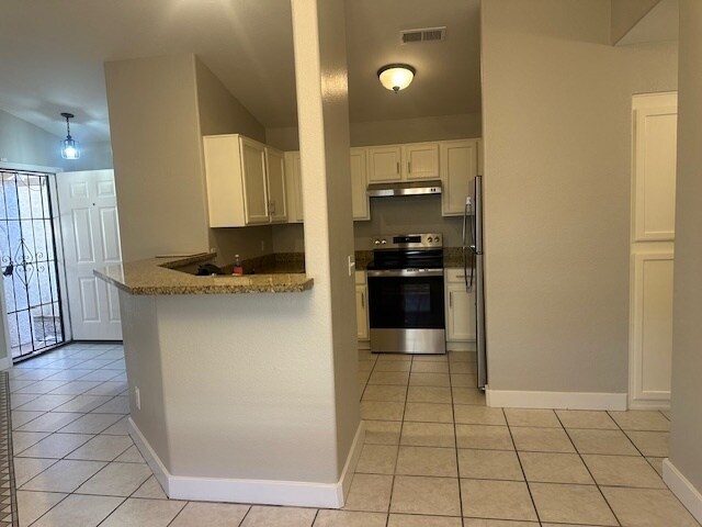 Building Photo - $2,000 For Rent A Lovely 3 Bed 2 Bath 1.673 Sq. Ft. Condo, all One Level Home in Chandler 85225!