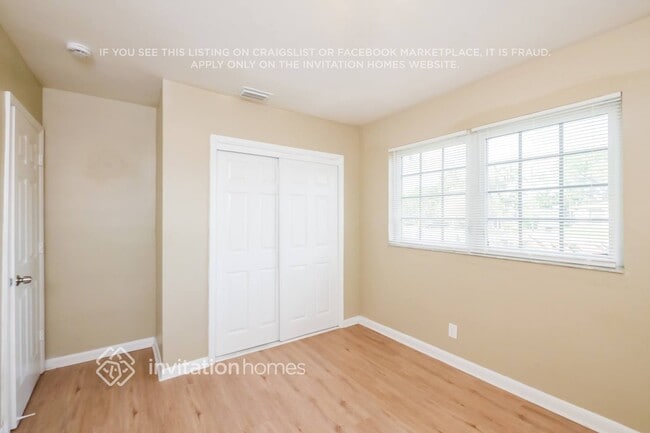 Building Photo - 5430 SW 21st St