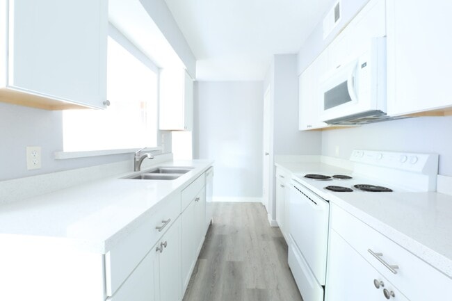 Building Photo - 4624 W Orange St