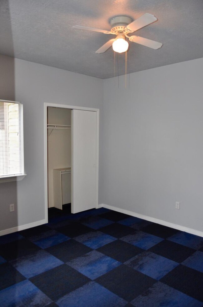 Chess, anyone? - 908 Pearl St