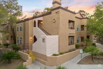 Building Photo - Stunning 3 bedrooms 2 full bathrooms first...