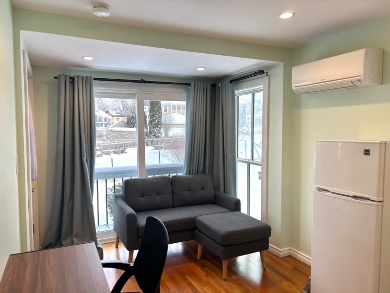 Building Photo - 30 Alaric St