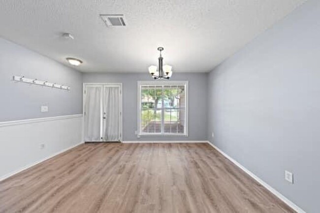 Building Photo - Beautiful Niceville Home!