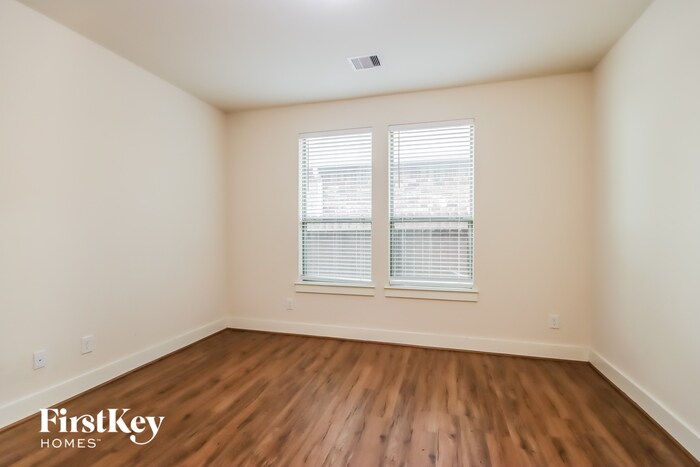 Building Photo - 21611 Royal Troon Dr
