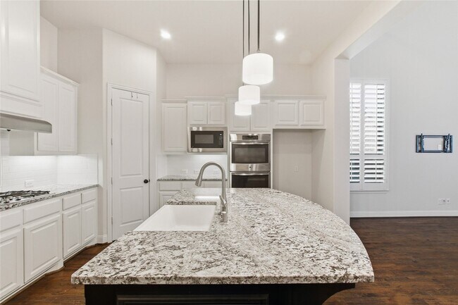 Building Photo - 4110 Maclin Dr