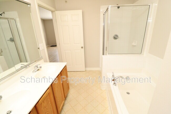 Building Photo - 8631 Neuse Club Ln