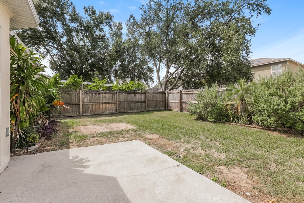 Building Photo - 2614 Lansbury Pl