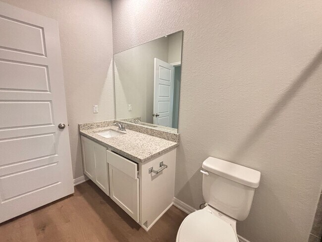Building Photo - Triple Master Suites 3-Story Townhome