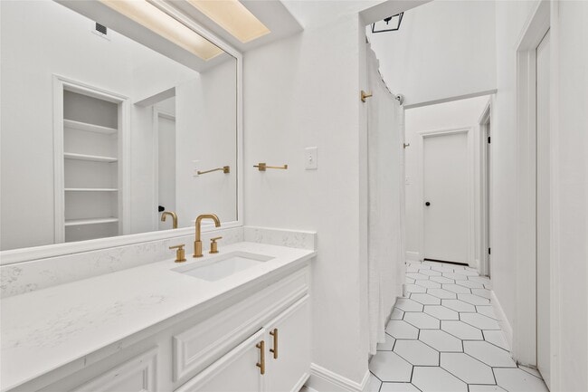 Building Photo - 1026 Oyster Bay Dr