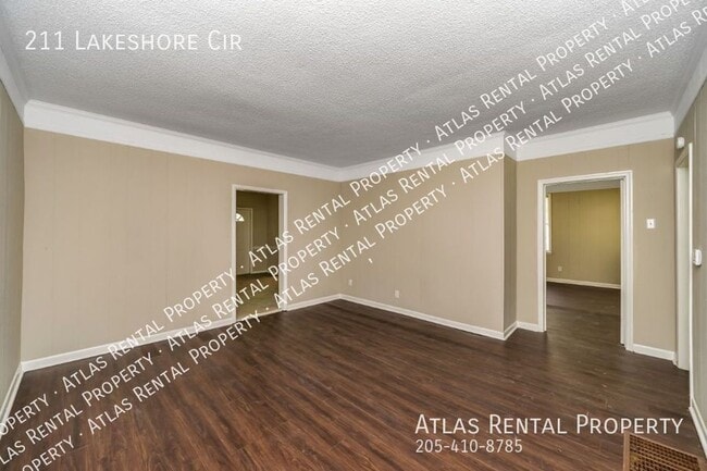 Building Photo - 211 Lakeshore Cir