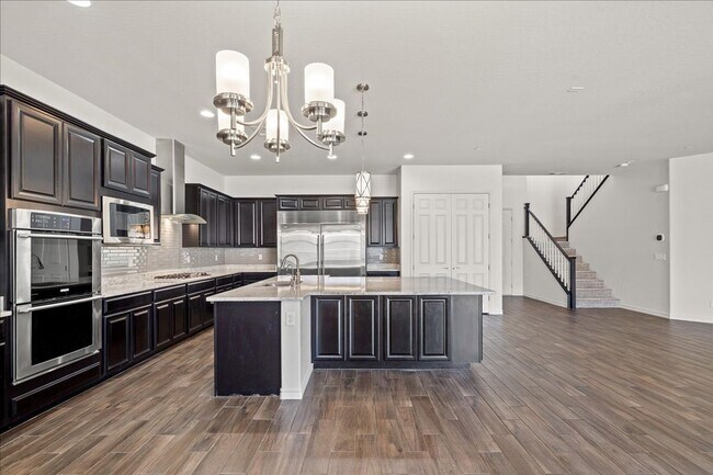 Building Photo - Fabulous Home with NexGen Sutie!